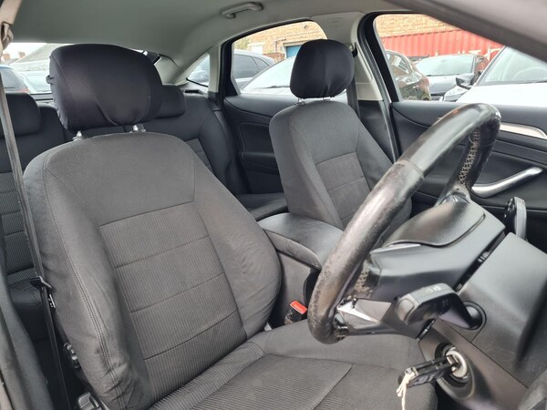 Used Ford Mondeo 2010 for sale - 75050839: Photo 6