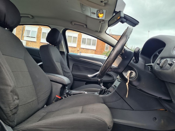 Used Ford Mondeo 2010 for sale - 75050839: Photo 7