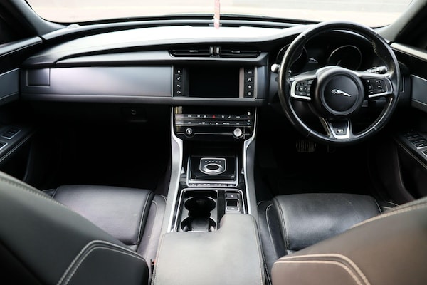 Used Jaguar XF 2017 for sale - 76247560: Photo 11