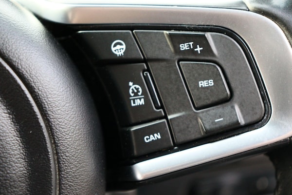 Used Jaguar XF 2017 for sale - 76247560: Photo 27