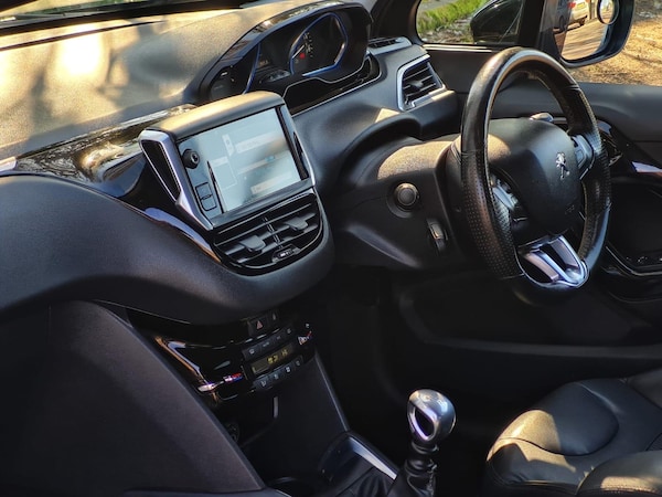Used Peugeot 208 2012 for sale - 74070491: Photo 11