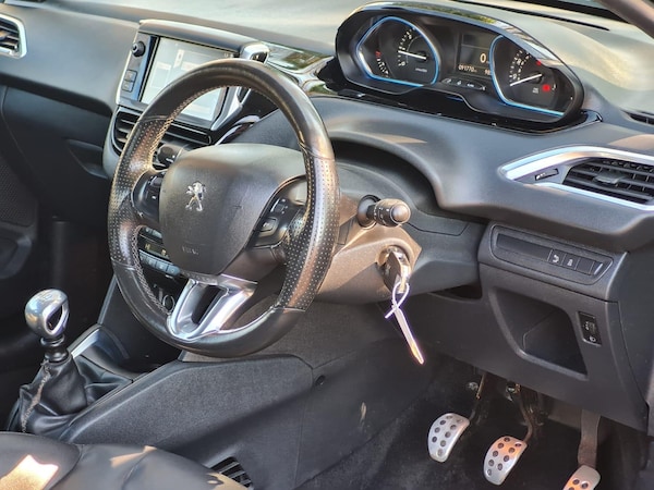 Used Peugeot 208 2012 for sale - 74070491: Photo 19