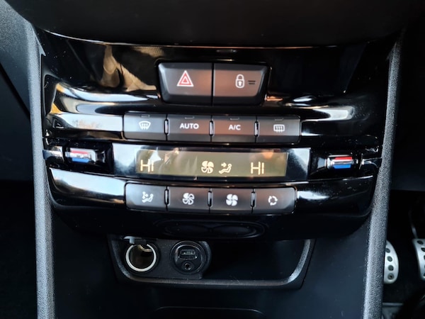 Used Peugeot 208 2012 for sale - 74070491: Photo 23