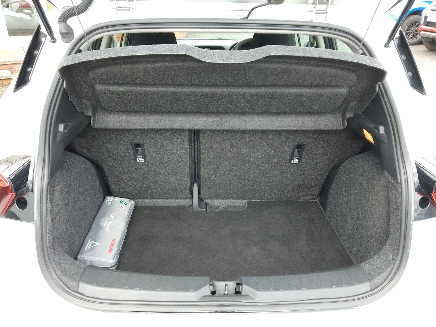 Vehicle 33