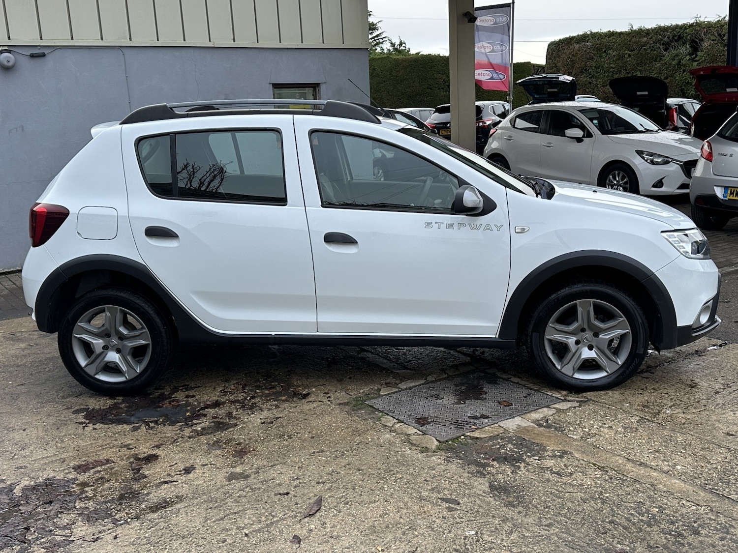 Used Dacia Sandero Stepway 2017 for sale - 76956967: Photo 4