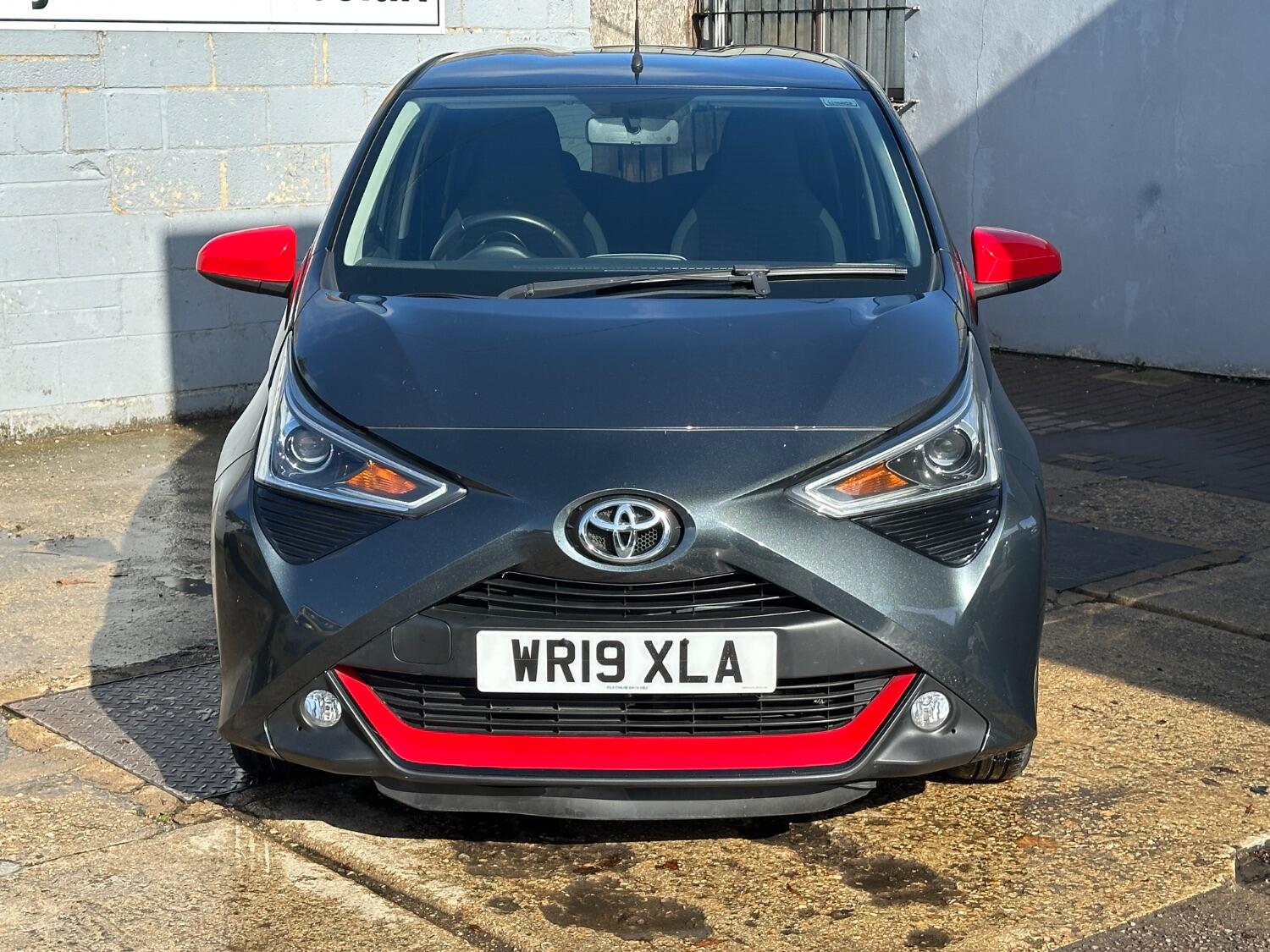 Used Toyota AYGO 2019 for sale - 76956897: Photo 2