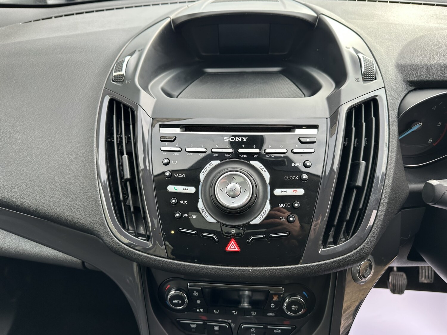 Used Ford Kuga 2015 for sale - 77465785: Photo 15