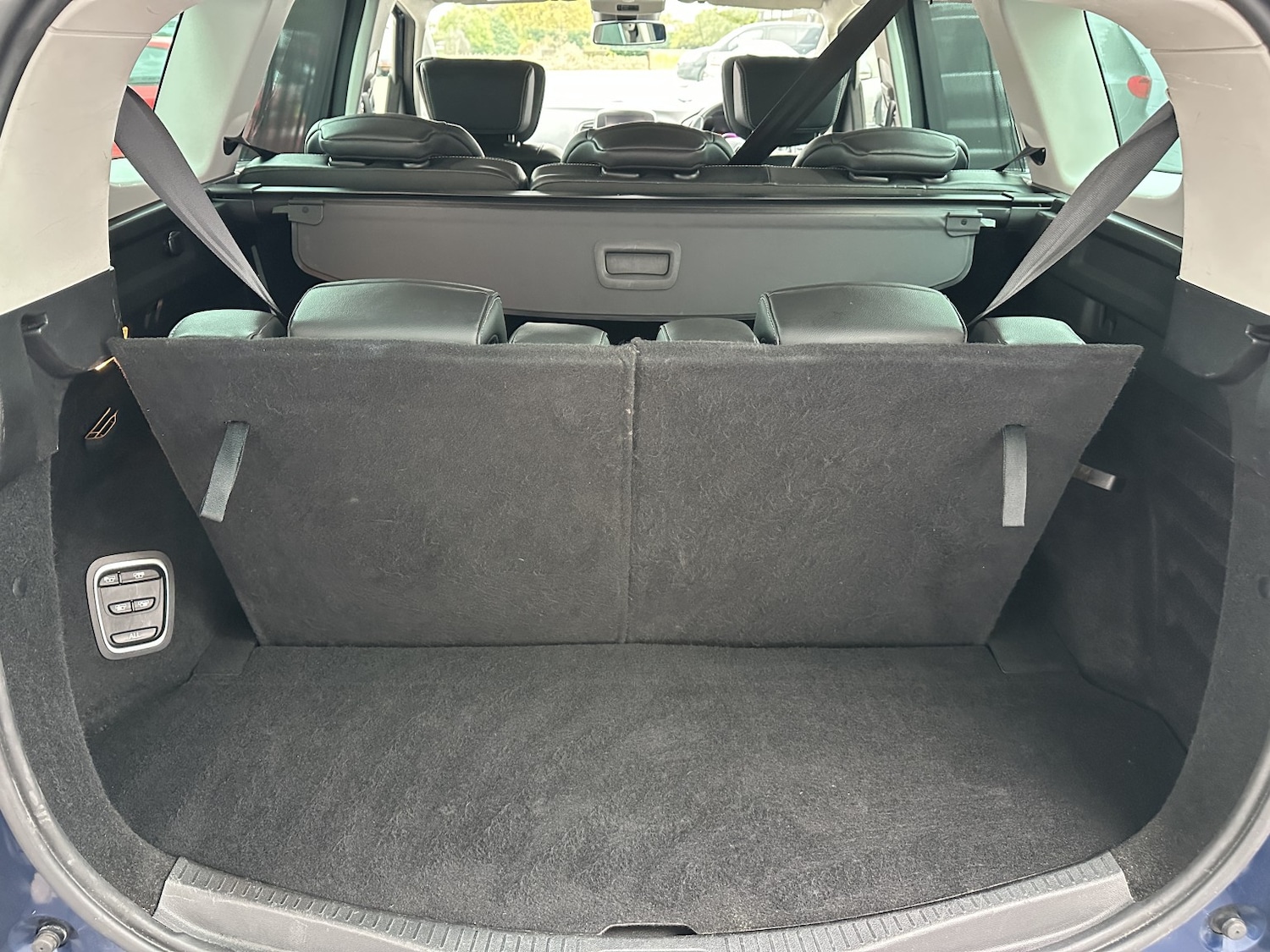 Used Renault Grand Scenic 2017 for sale - 76956937: Photo 11