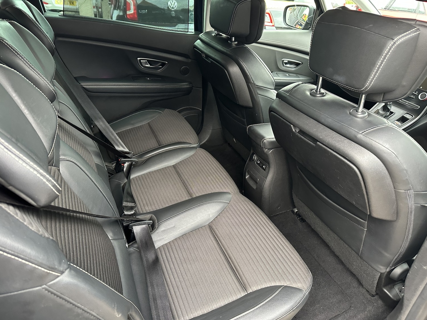 Used Renault Grand Scenic 2017 for sale - 76956937: Photo 13