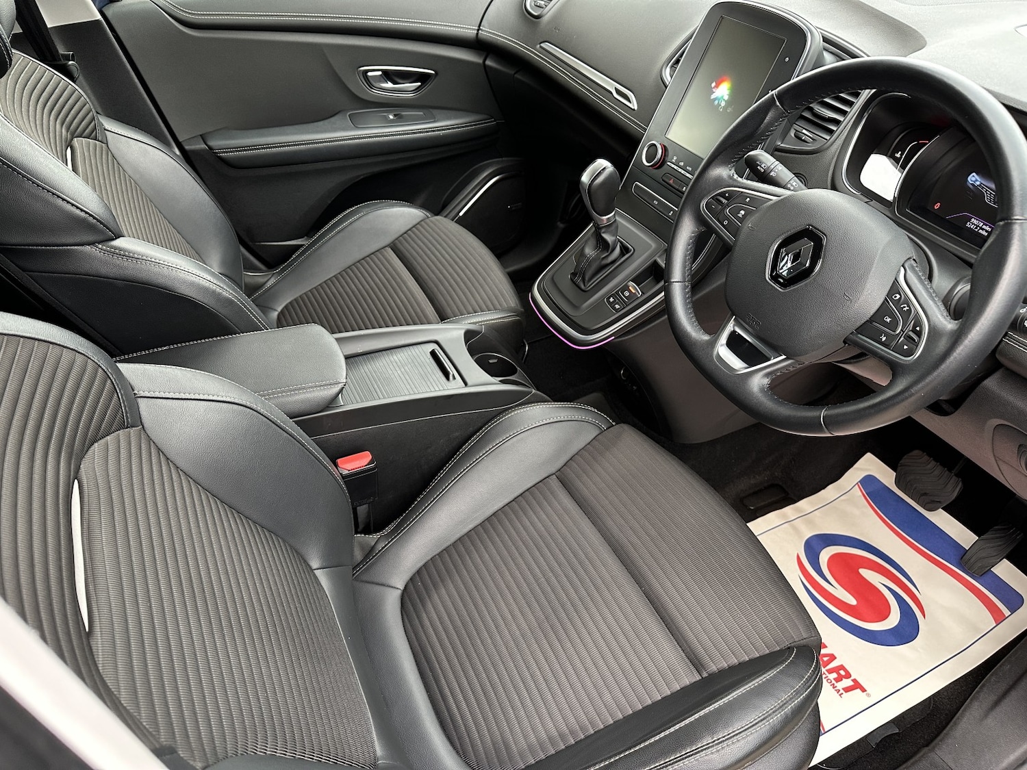 Used Renault Grand Scenic 2017 for sale - 76956937: Photo 15