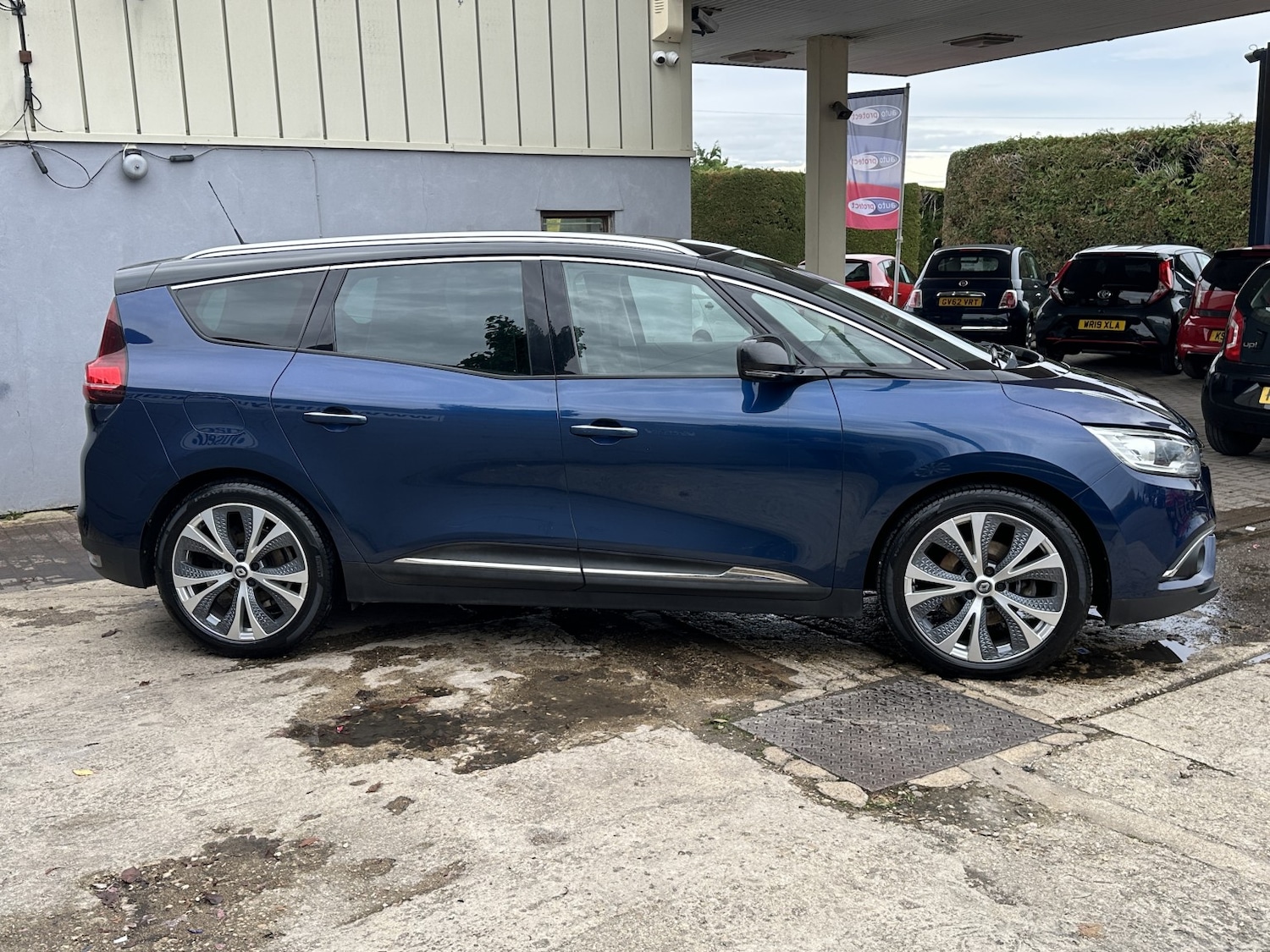 Used Renault Grand Scenic 2017 for sale - 76956937: Photo 4