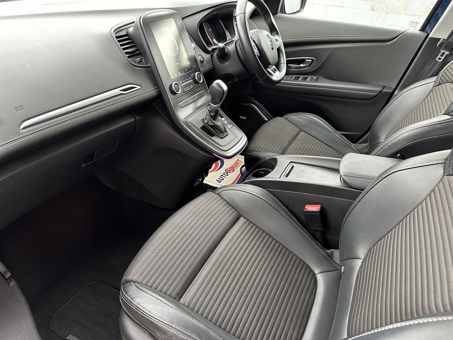 Used Renault Grand Scenic 2017 for sale - 76956937: Photo 9