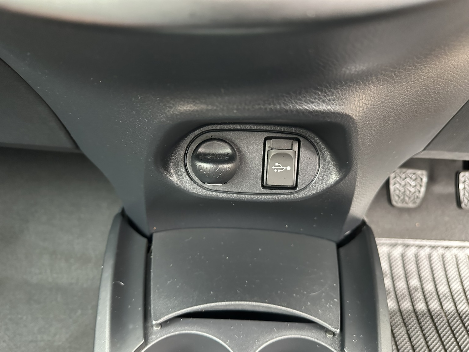 Used Toyota Yaris 2017 for sale - 77065695: Photo 23