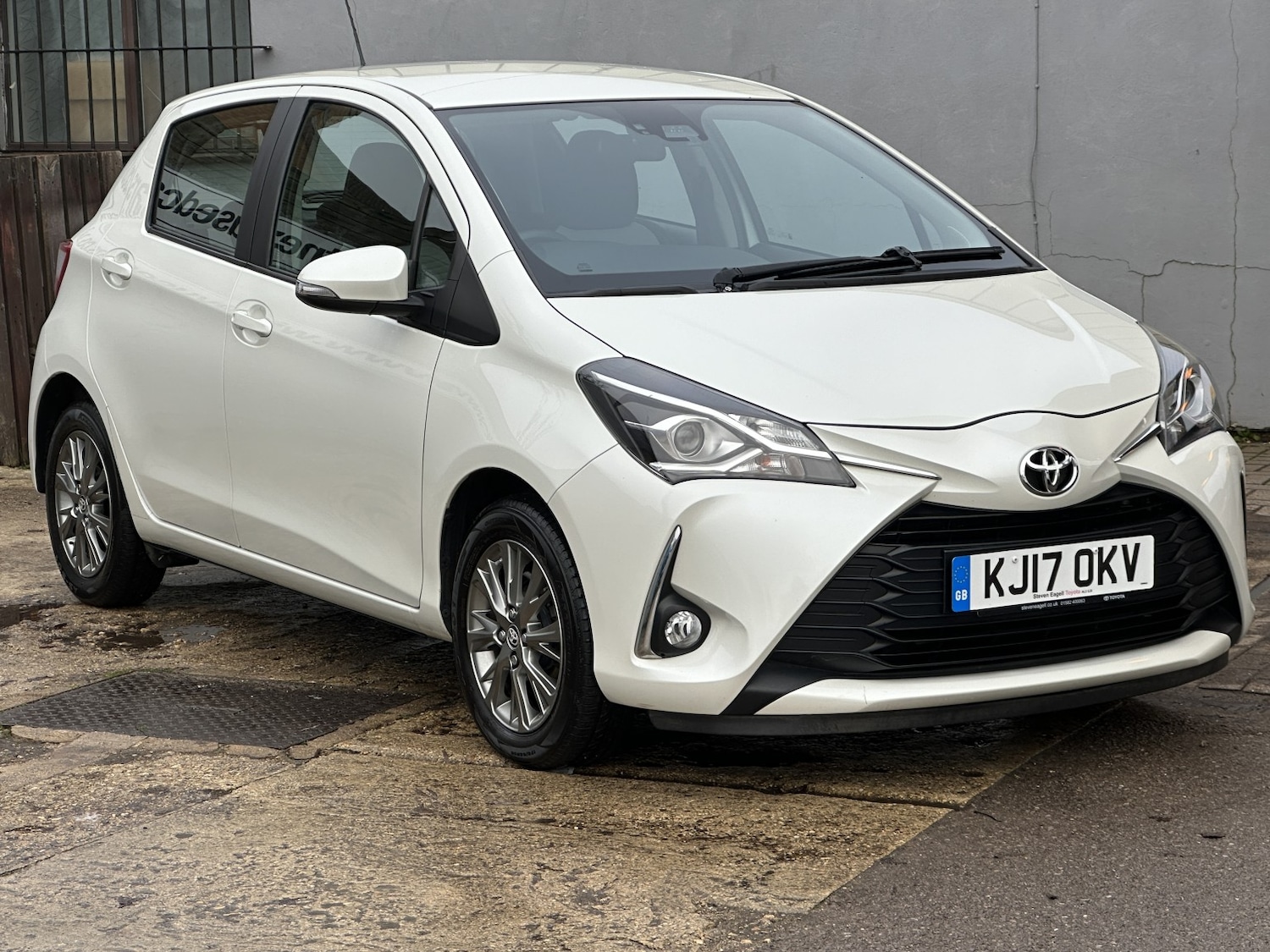 Used Toyota Yaris 2017 for sale - 77065695: Photo 3