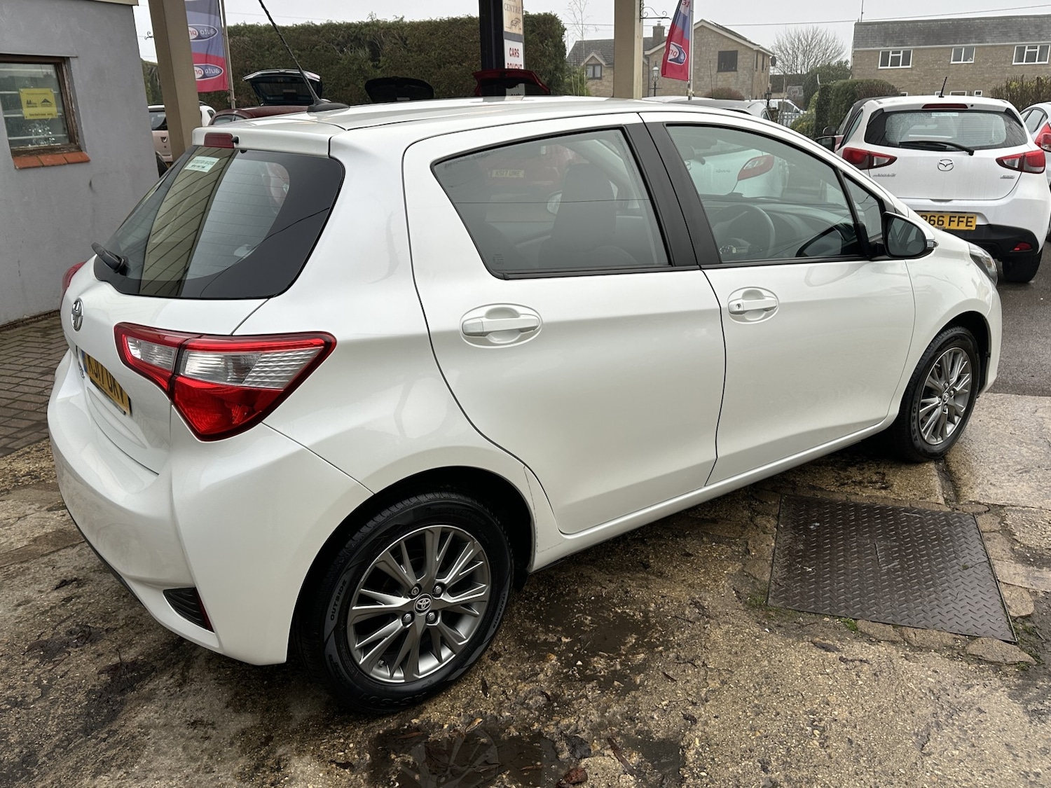 Used Toyota Yaris 2017 for sale - 77065695: Photo 5