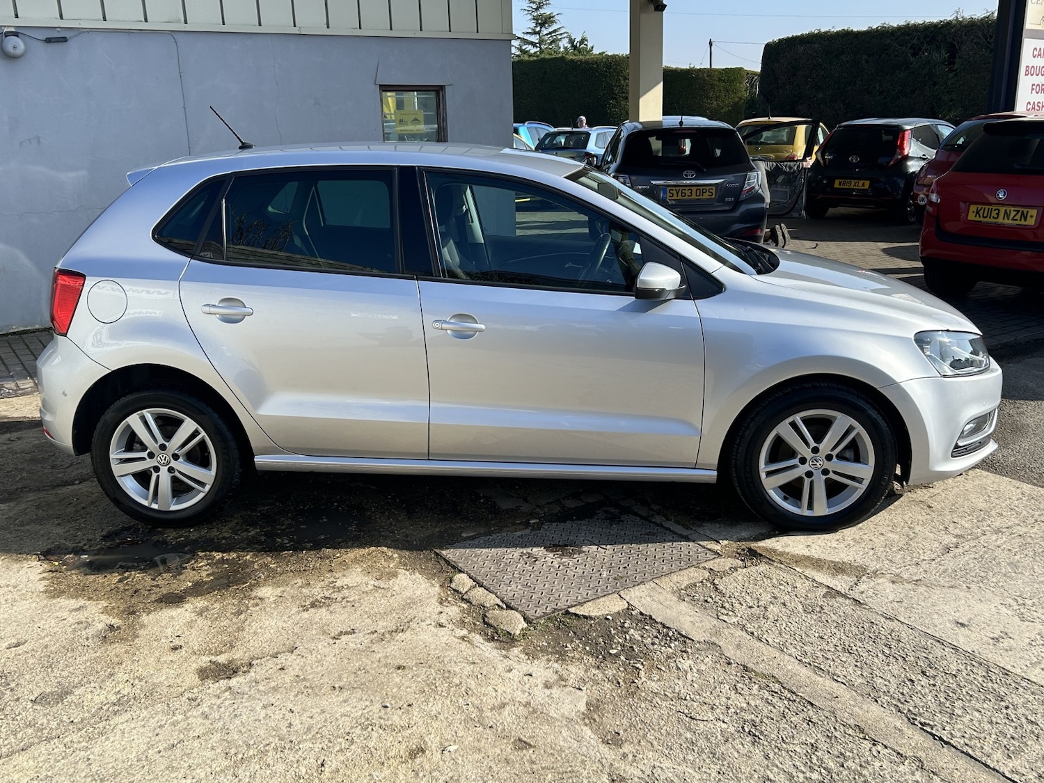 Used Volkswagen Polo 2017 for sale - 77792783: Photo 4