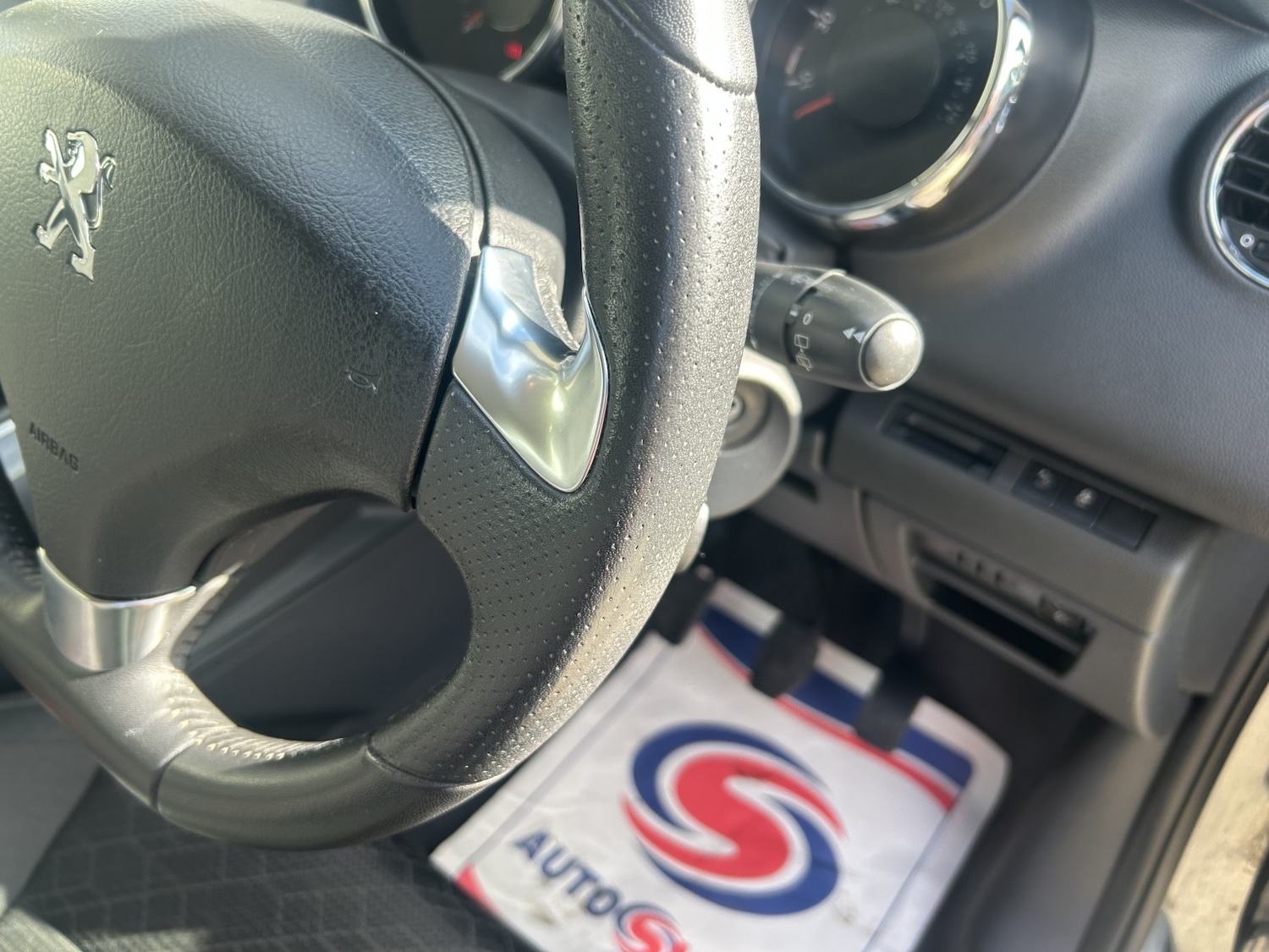 Used Peugeot 3008 2015 for sale - 77792758: Photo 16