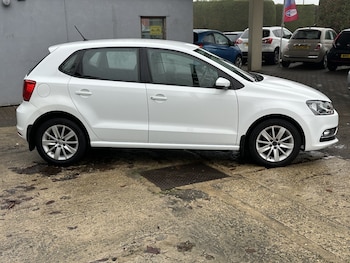 Used Volkswagen Polo 2014 for sale - 76956930: Photo