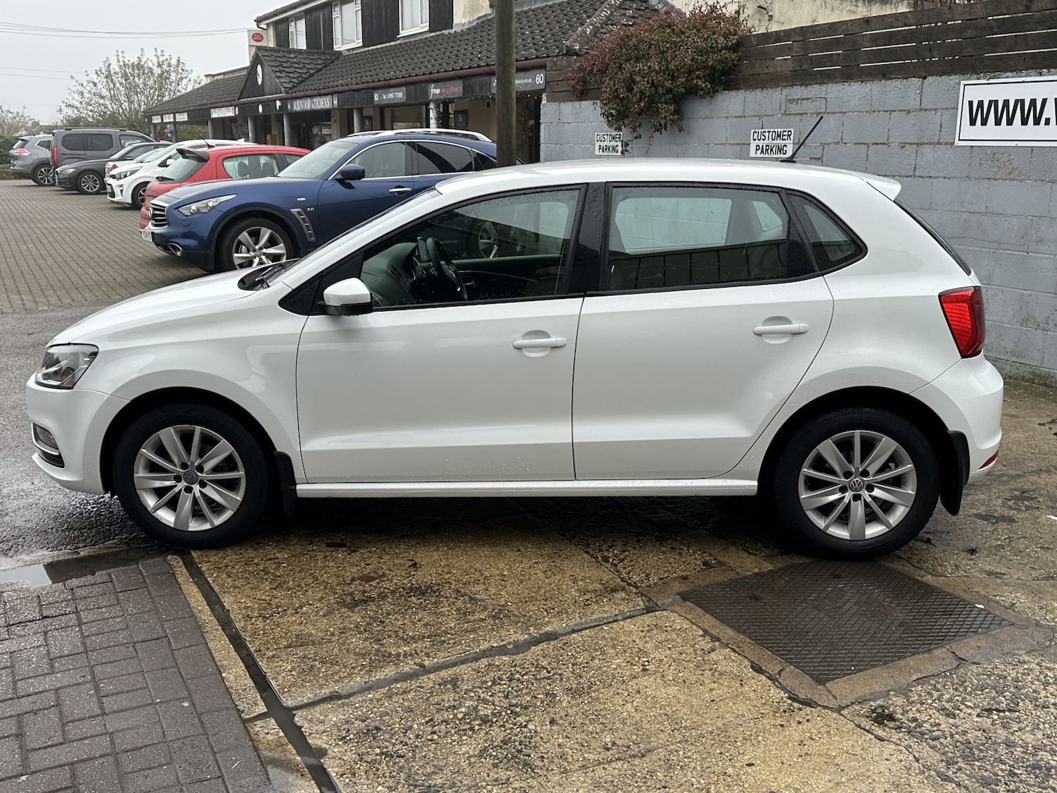 Used Volkswagen Polo 2014 for sale - 76956930: Photo 8