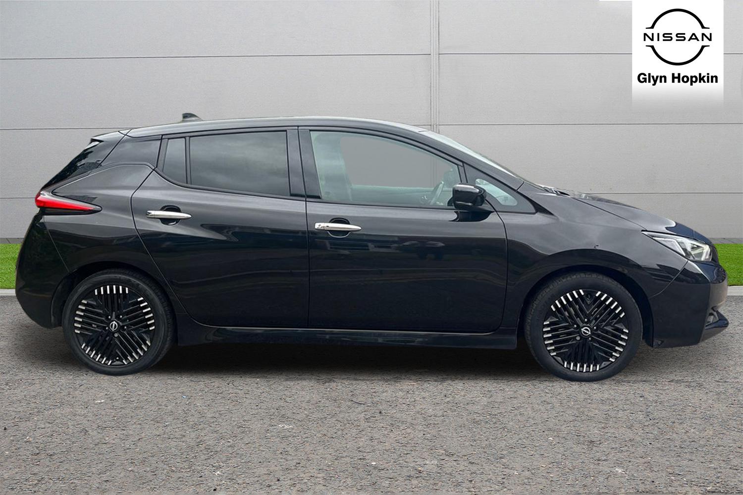 Used Nissan Leaf 2023 for sale - 78049805: Photo 2