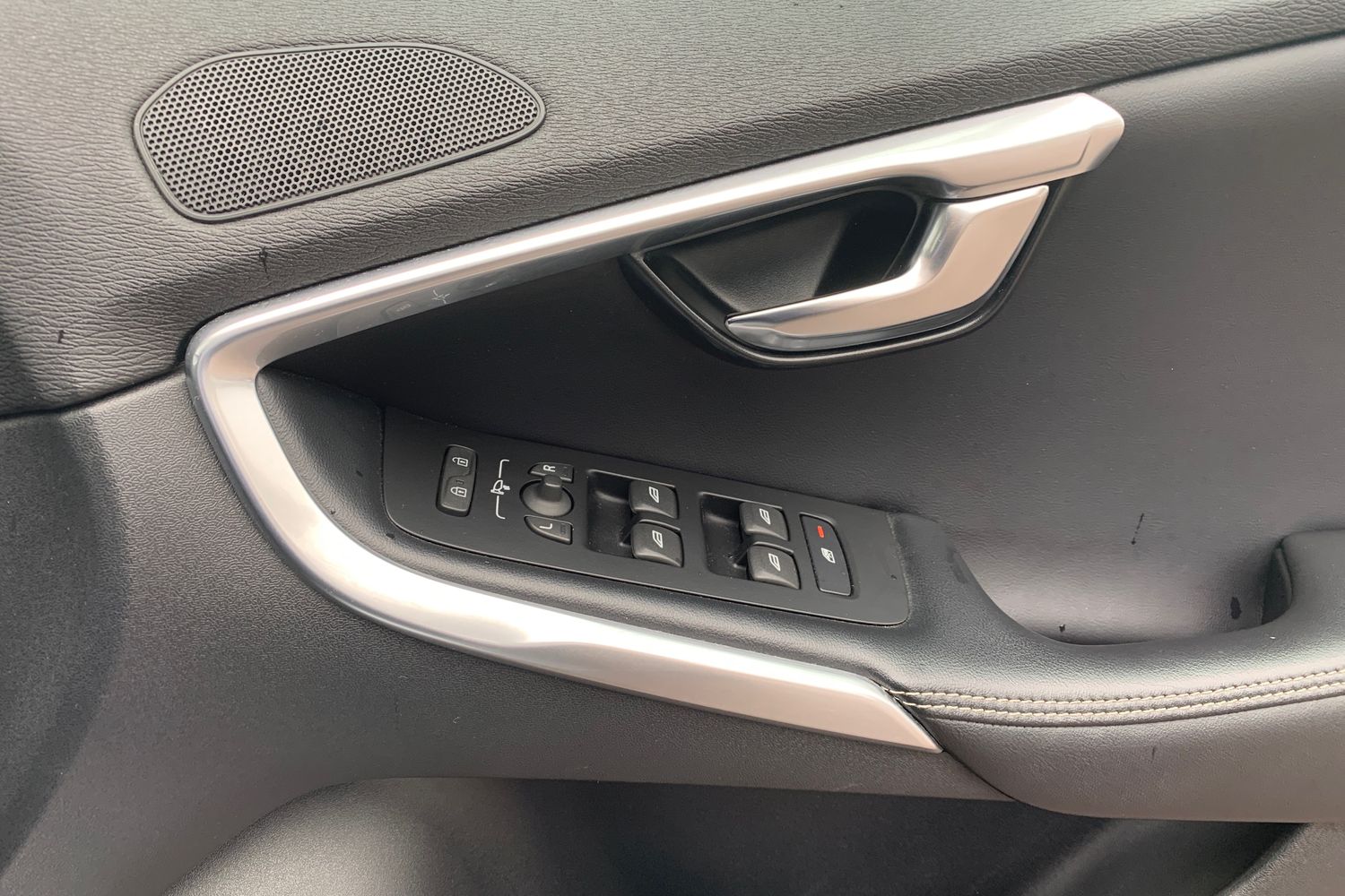 Used Volvo V40 2019 for sale - 76184025: Photo 16