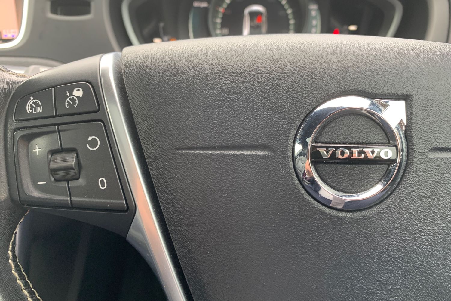 Used Volvo V40 2019 for sale - 76184025: Photo 21
