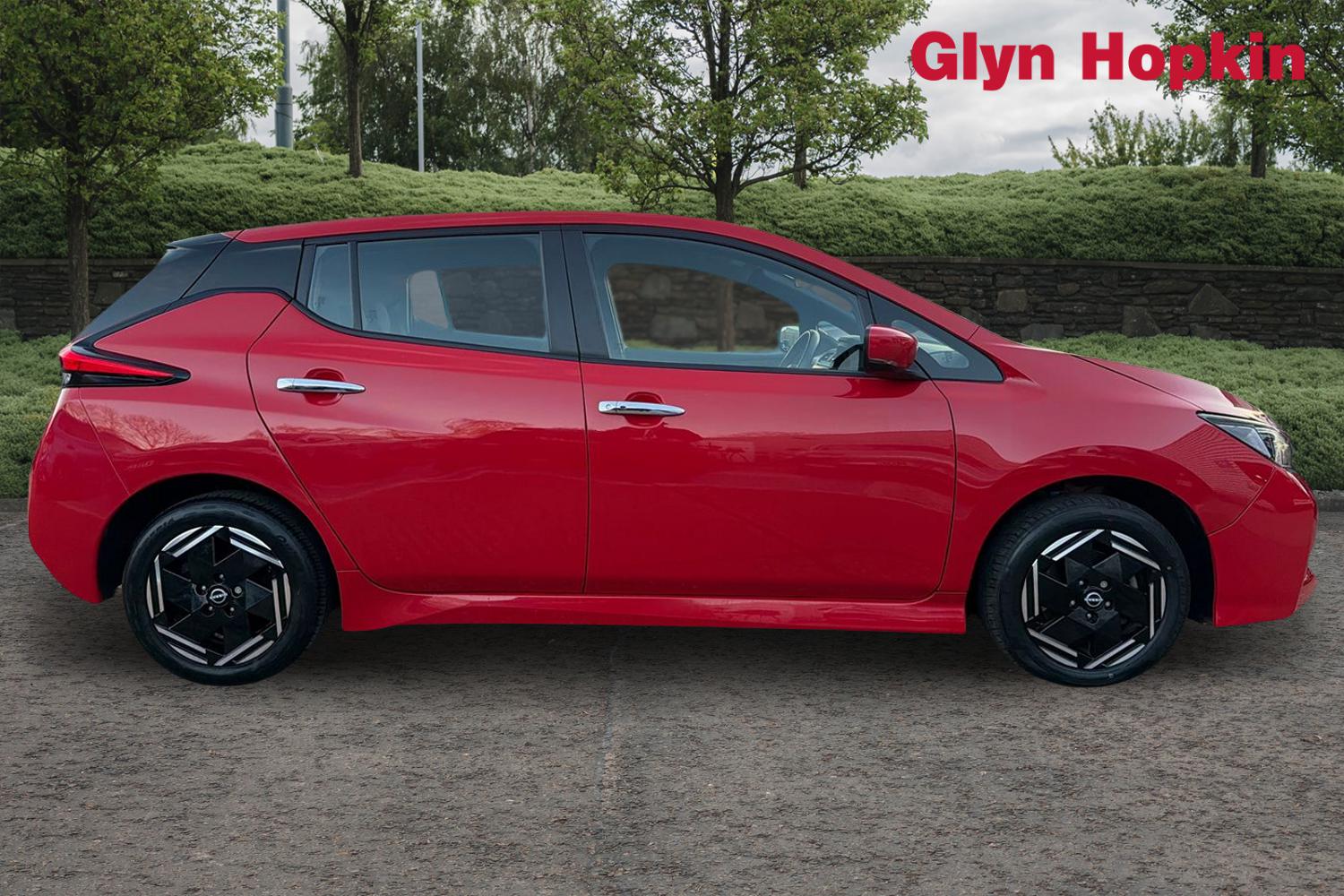 Used Nissan Leaf 2022 for sale - 76960181: Photo 2