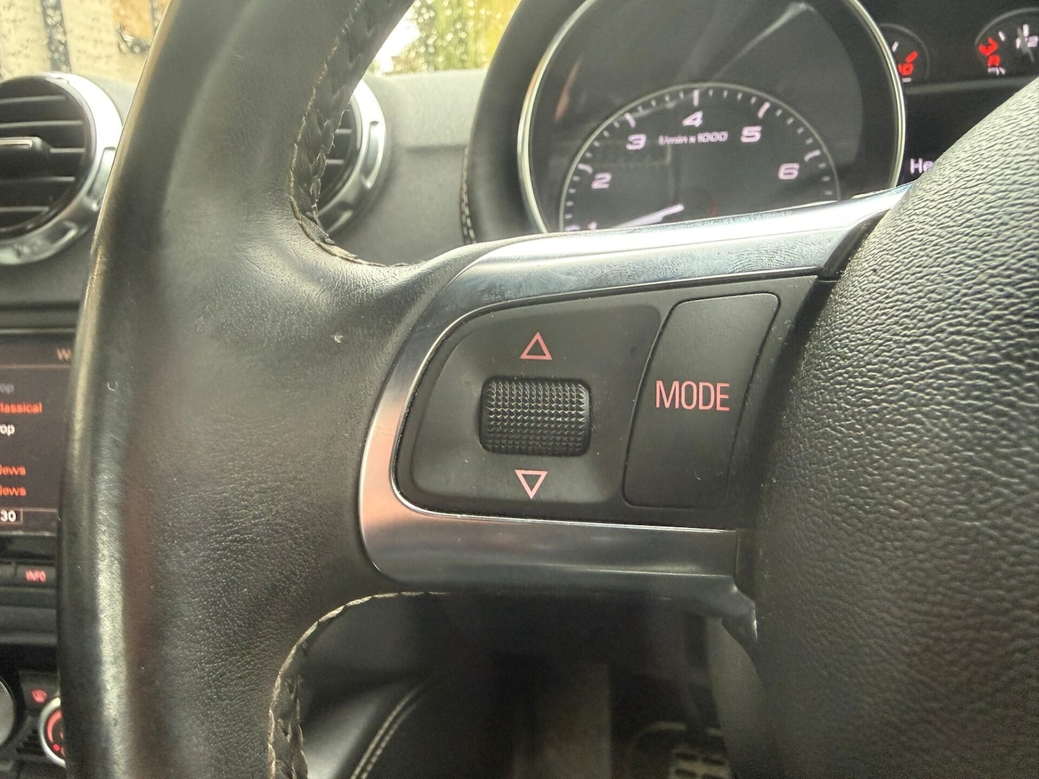 Used Audi TT 2011 for sale - 77779394: Photo 22