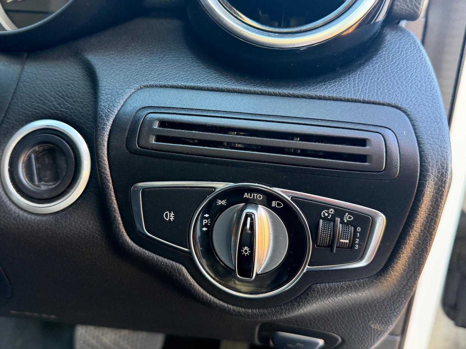 Used Mercedes-Benz C Class 2015 for sale - 77132007: Photo 24