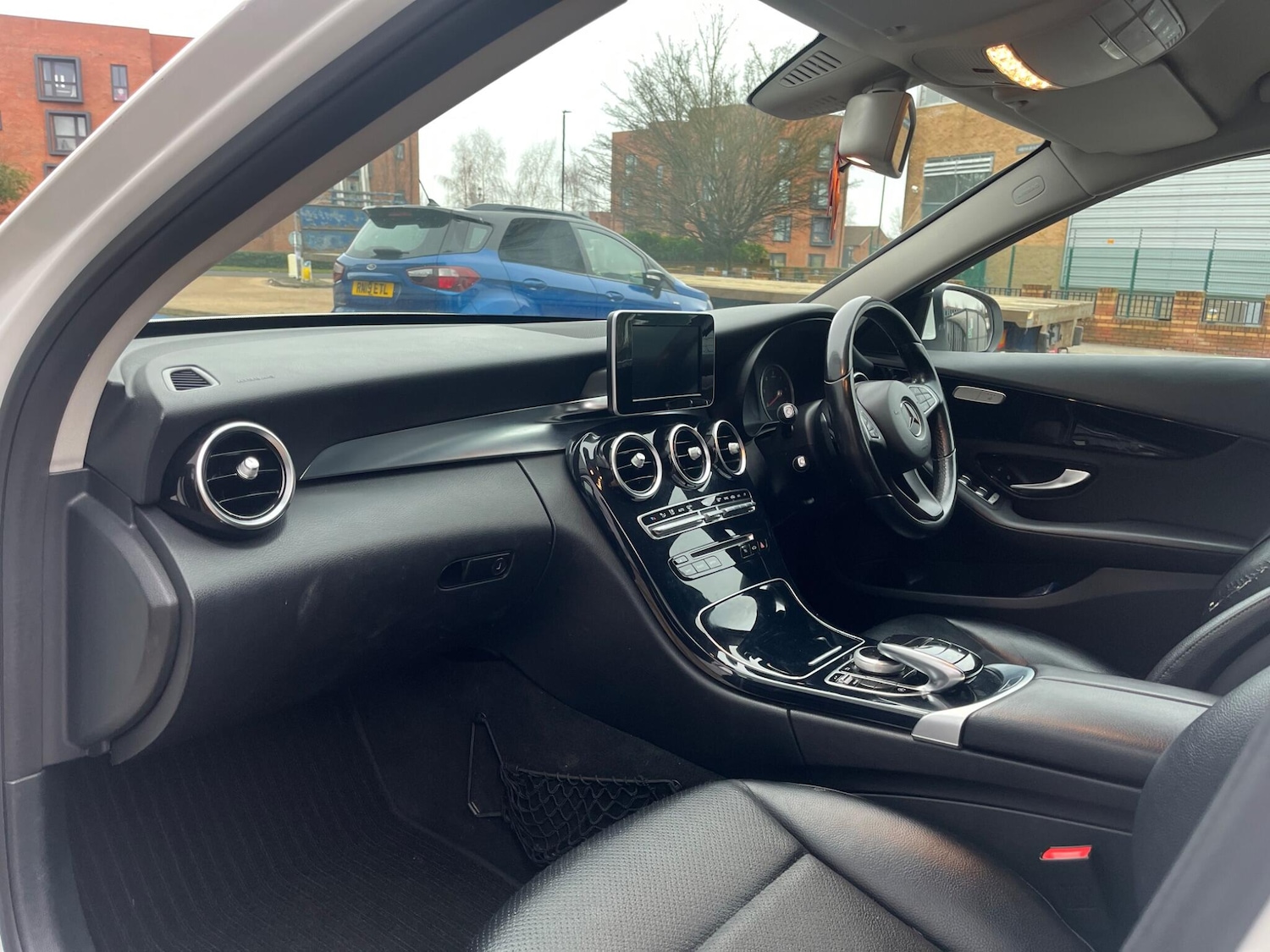 Used Mercedes-Benz C Class 2015 for sale - 77132007: Photo 32