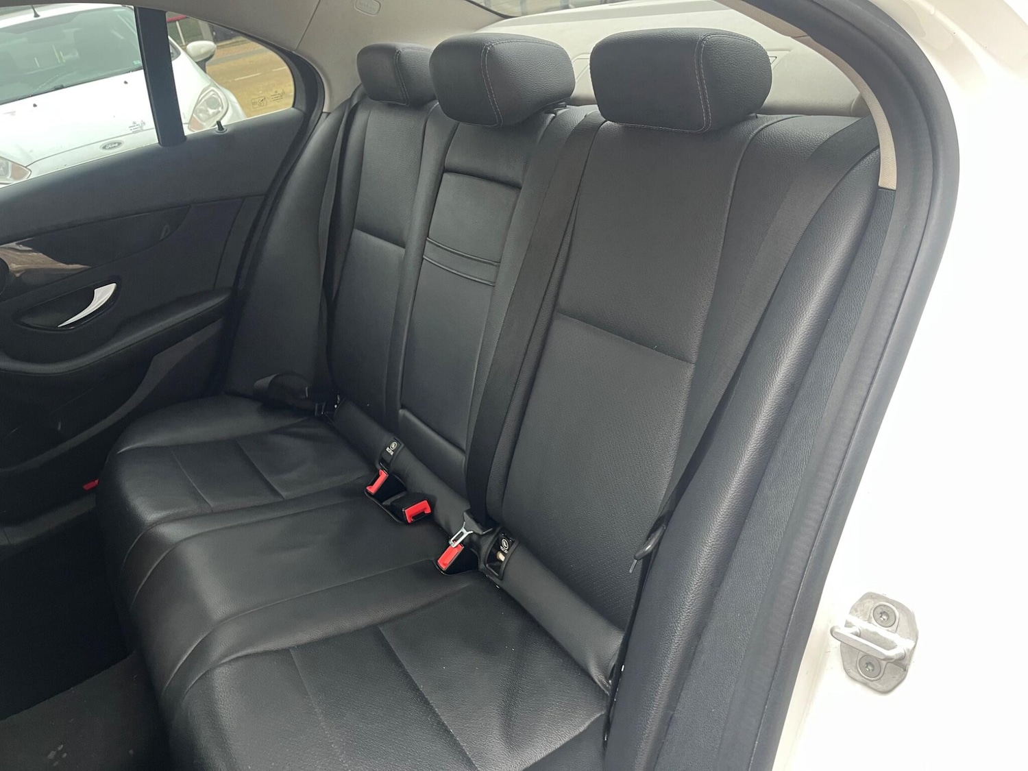 Used Mercedes-Benz C Class 2015 for sale - 77132007: Photo 42