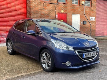 Peugeot - 208