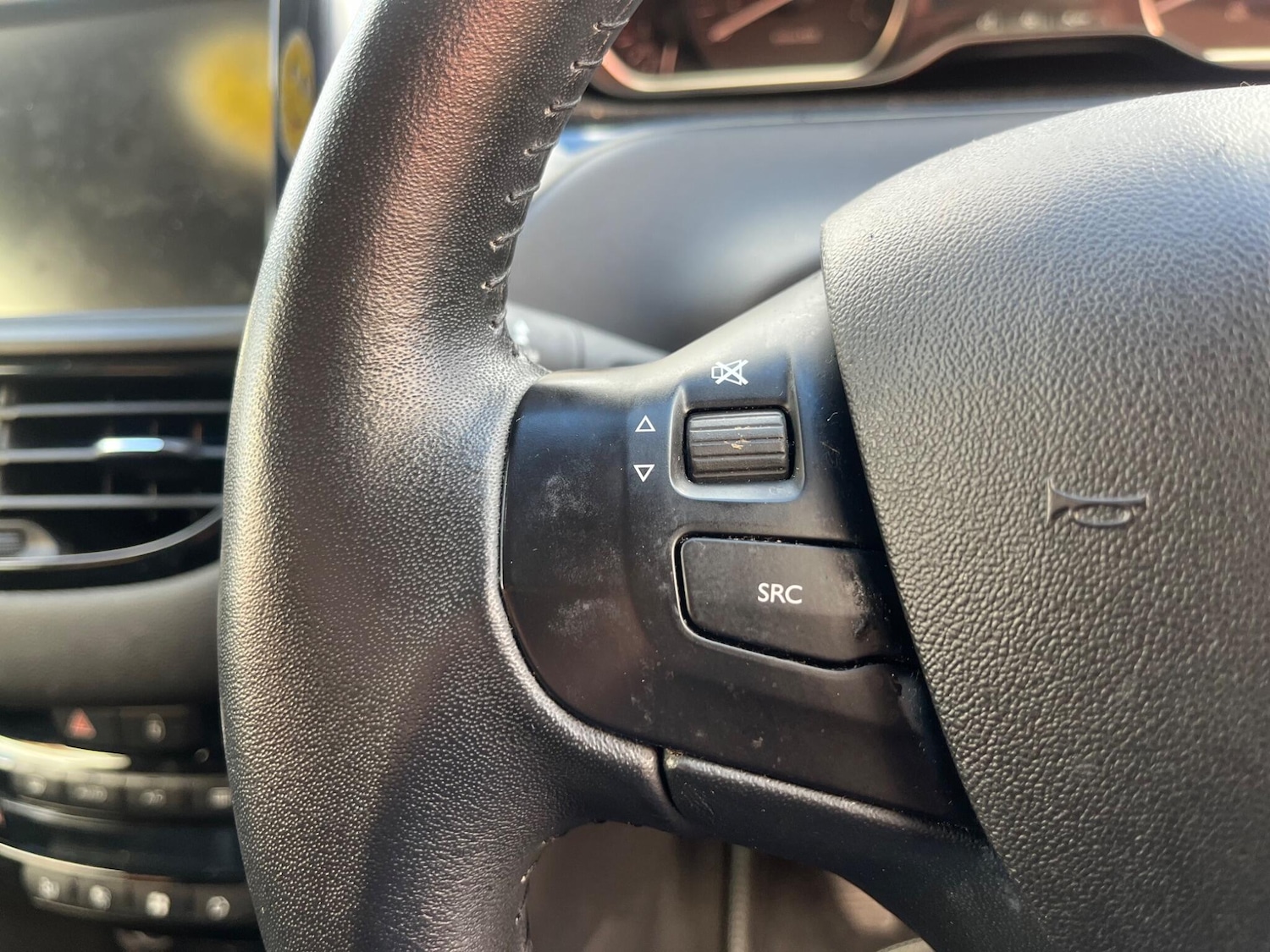 Used Peugeot 208 2014 for sale - 76446586: Photo 52