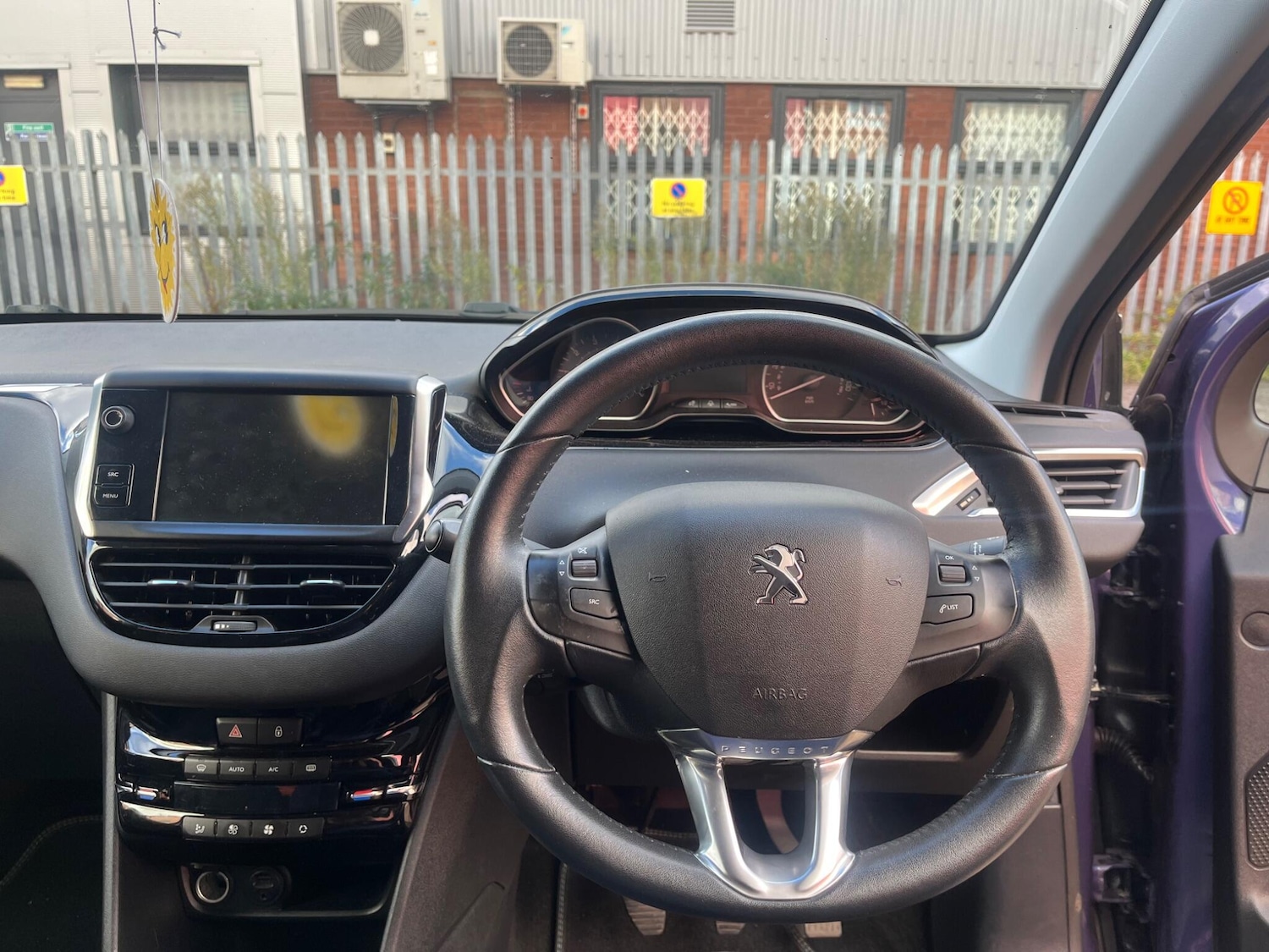 Used Peugeot 208 2014 for sale - 76446586: Photo 86