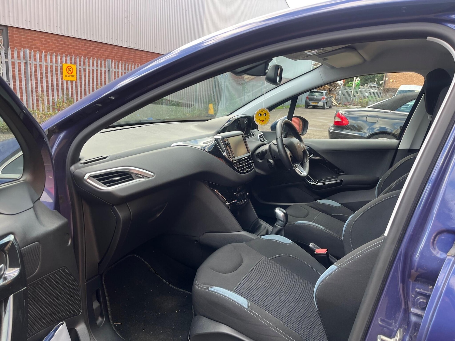 Used Peugeot 208 2014 for sale - 76446586: Photo 87