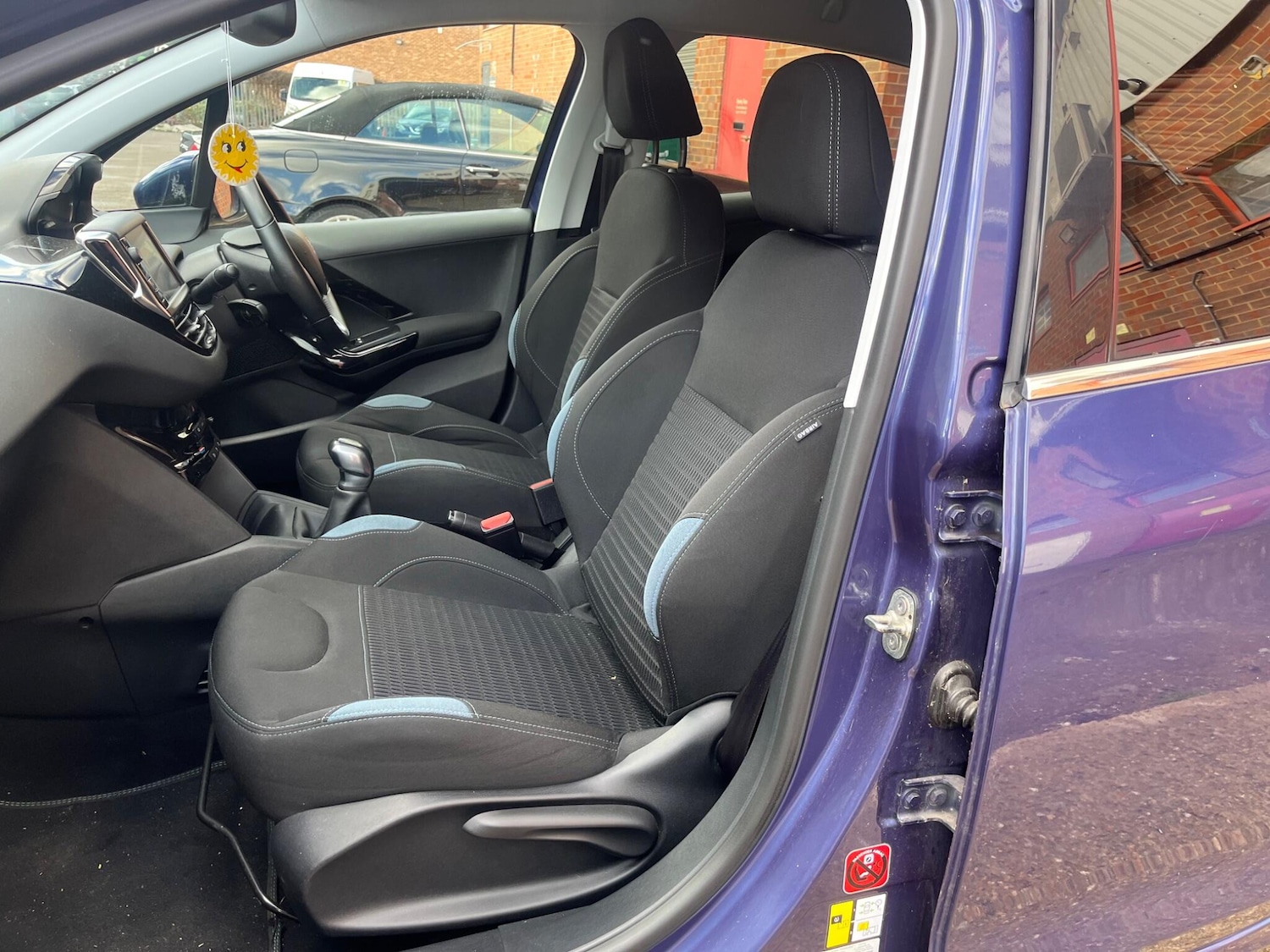 Used Peugeot 208 2014 for sale - 76446586: Photo 88