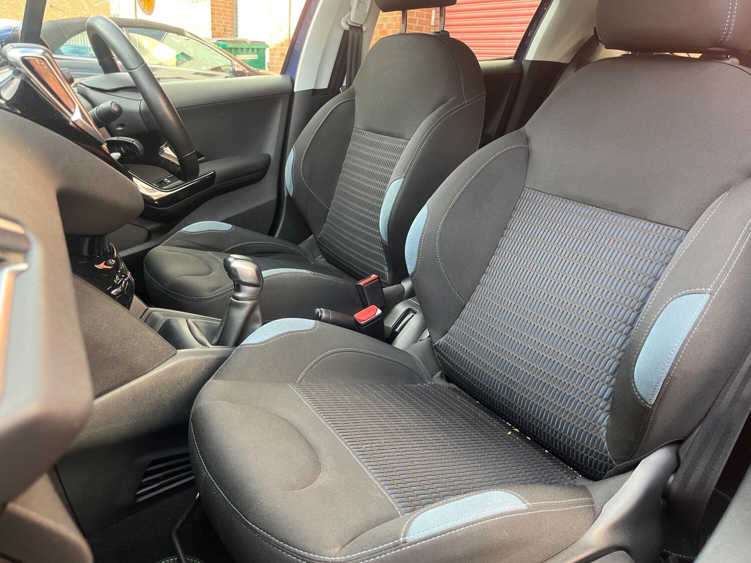 Used Peugeot 208 2014 for sale - 76446586: Photo 90