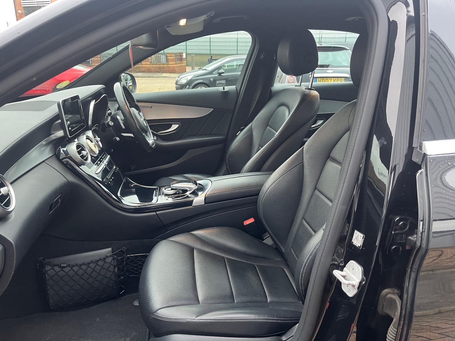 Used Mercedes-Benz C Class 2014 for sale - 77411444: Photo 91