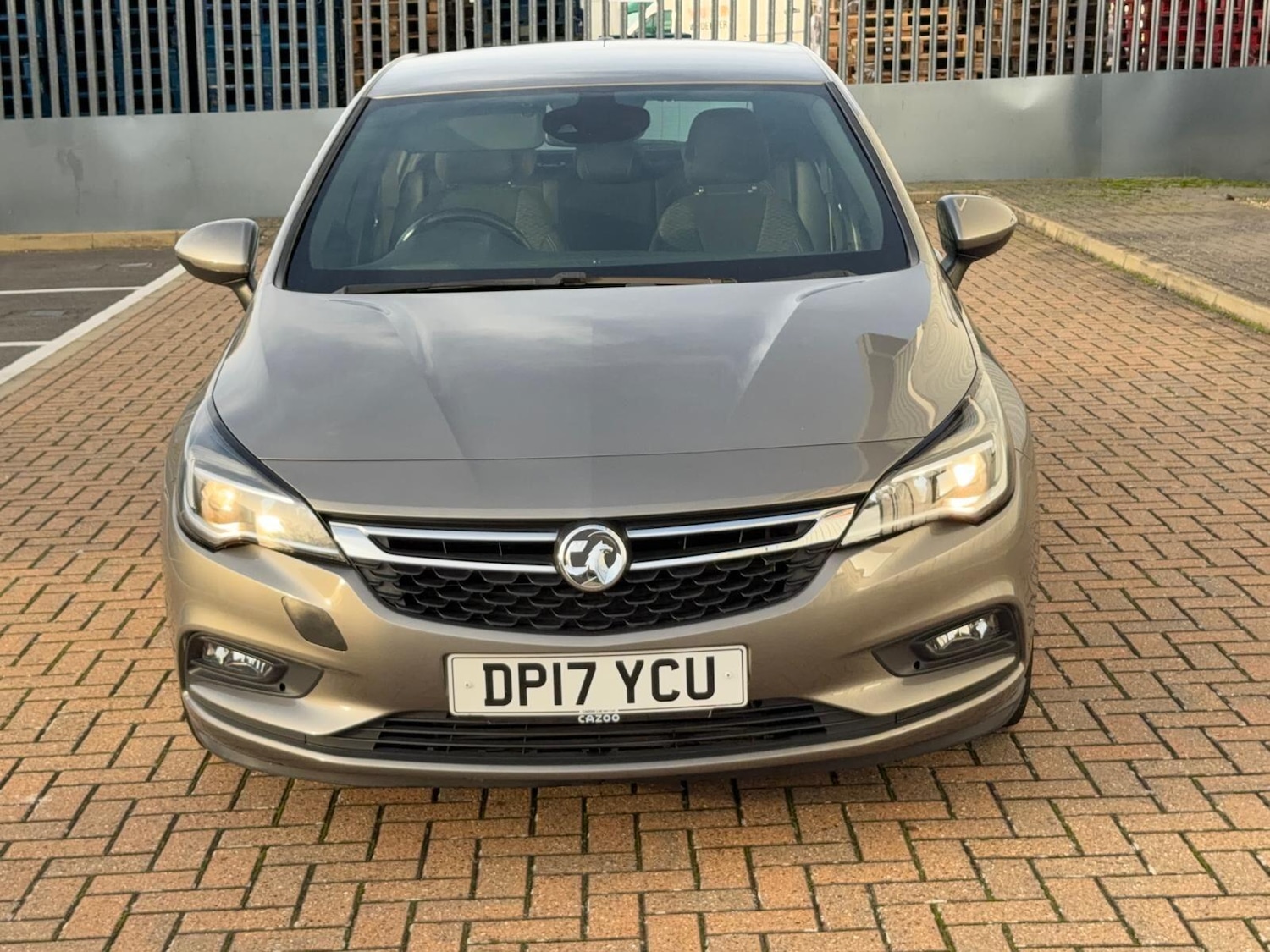Used Vauxhall Astra 2017 for sale - 77574077: Photo 2