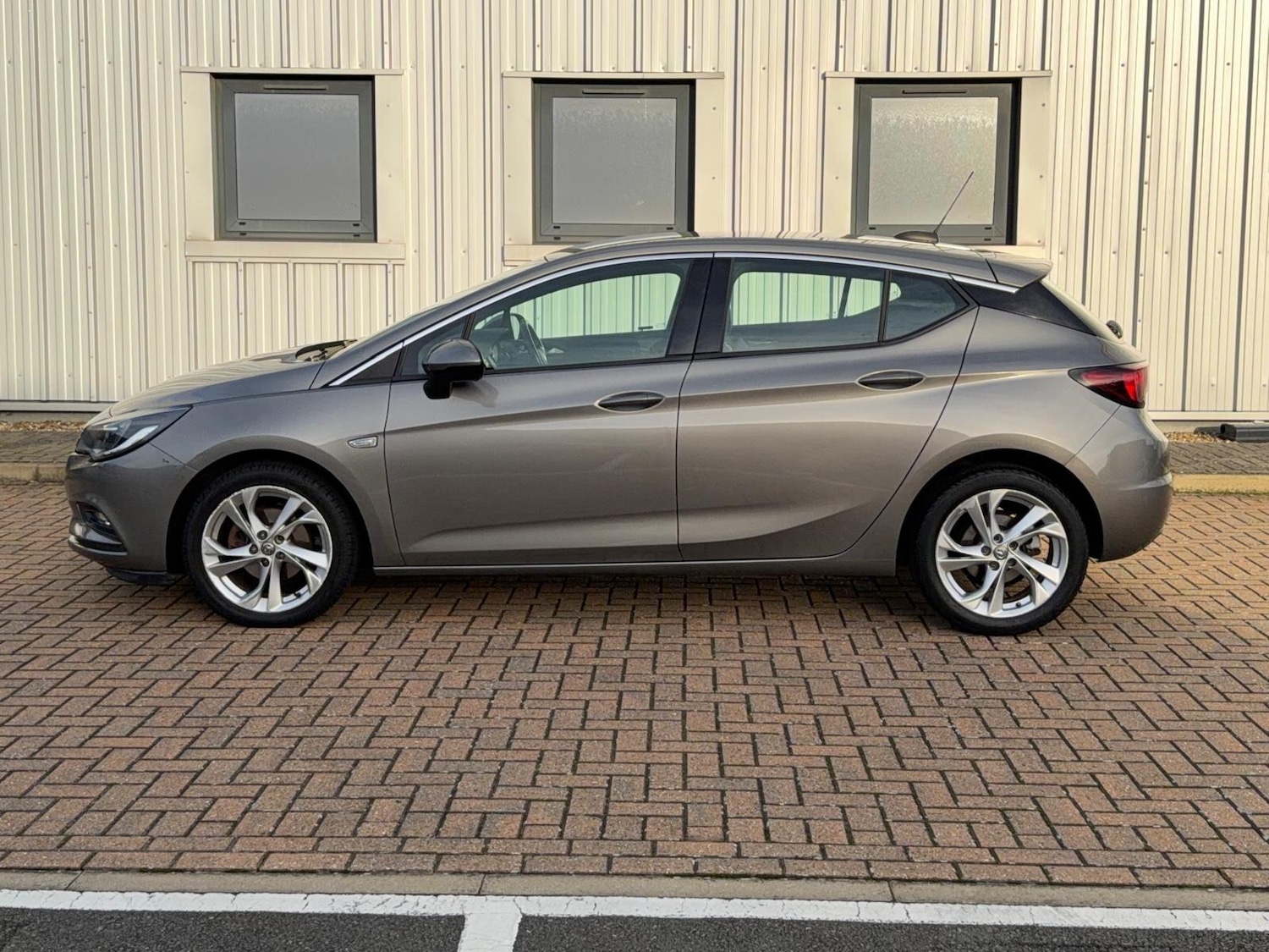 Used Vauxhall Astra 2017 for sale - 77574077: Photo 9