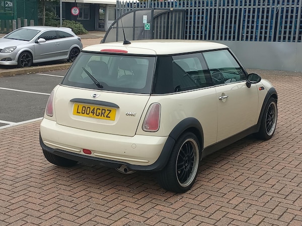 Used MINI Hatch 2004 for sale - 76294599: Photo 12