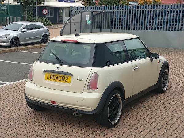 Used MINI Hatch 2004 for sale - 76294599: Photo 13