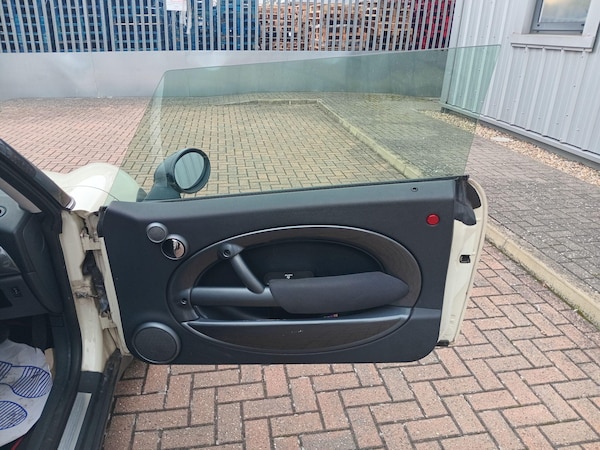 Used MINI Hatch 2004 for sale - 76294599: Photo 23