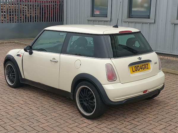 Used MINI Hatch 2004 for sale - 76294599: Photo 3