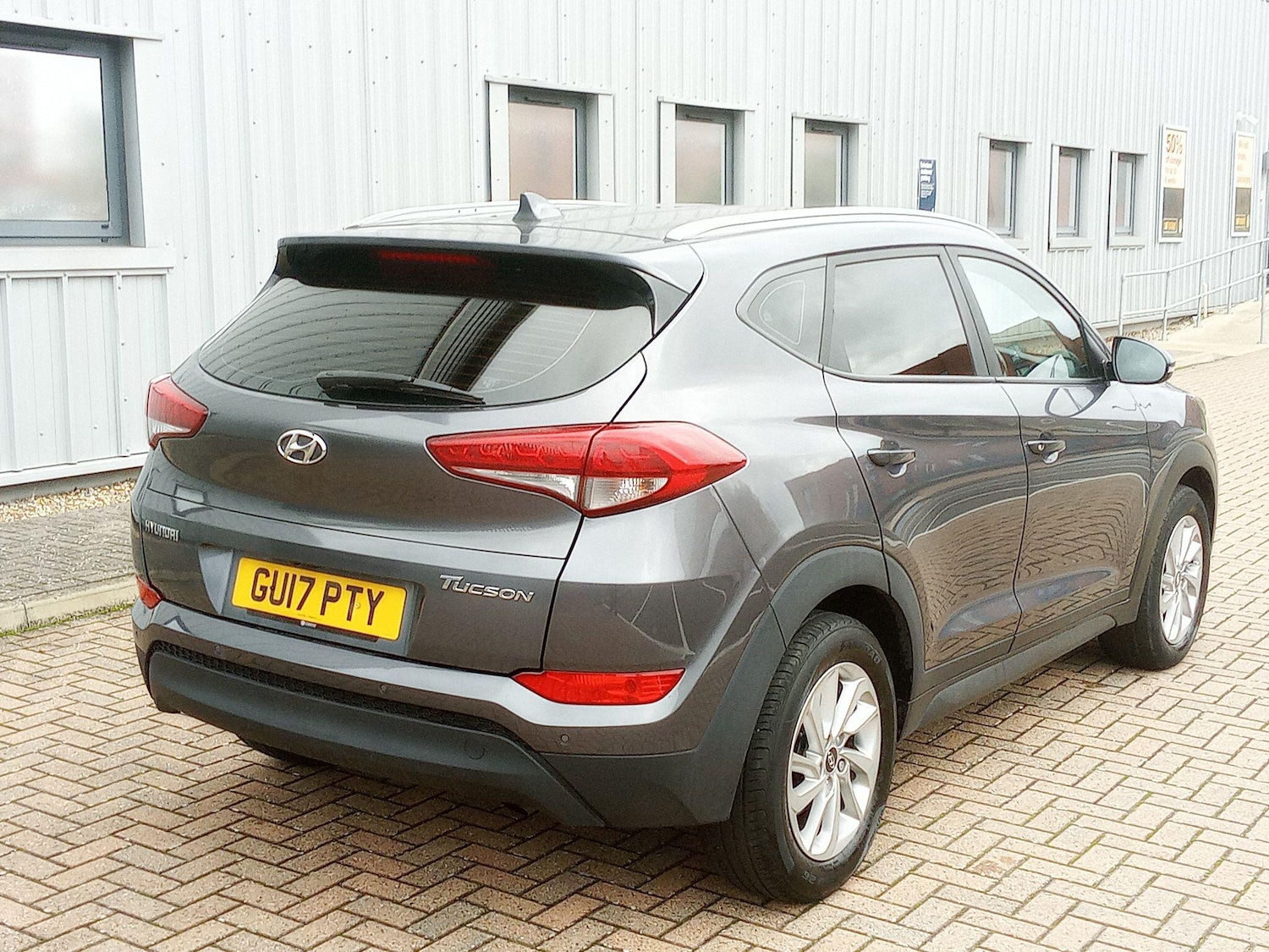 Used Hyundai TUCSON 2017 for sale - 76562057: Photo 3