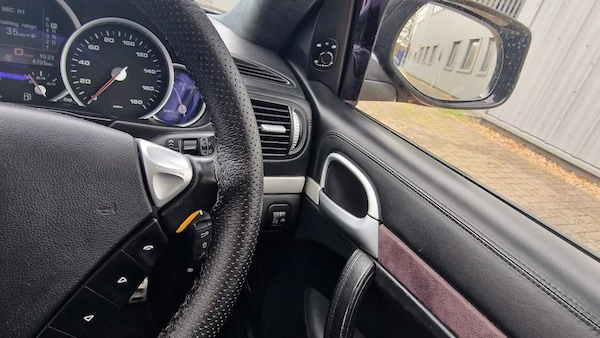 Used Porsche Cayenne 2007 for sale - 73890917: Photo 32