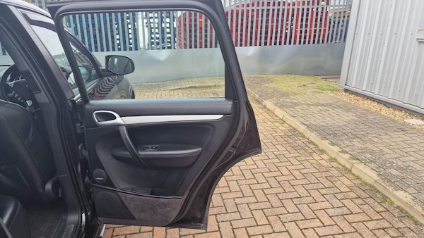 Used Porsche Cayenne 2007 for sale - 73890917: Photo 36