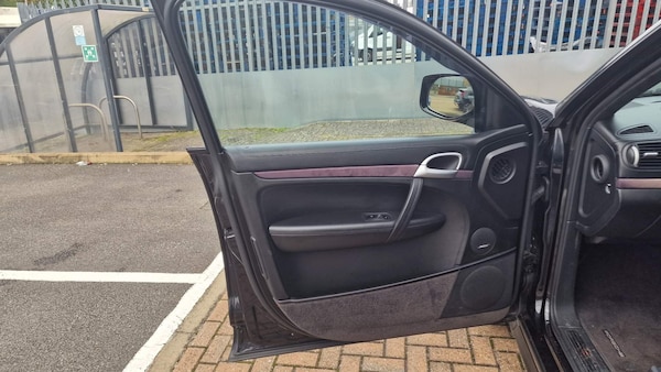 Used Porsche Cayenne 2007 for sale - 73890917: Photo 37