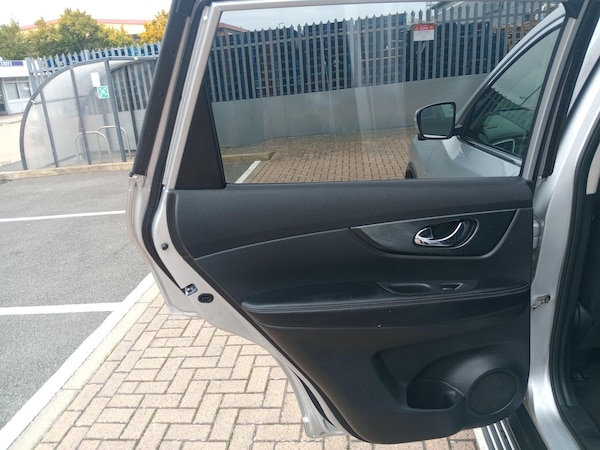 Used Nissan X-Trail 2015 for sale - 76270307: Photo 34