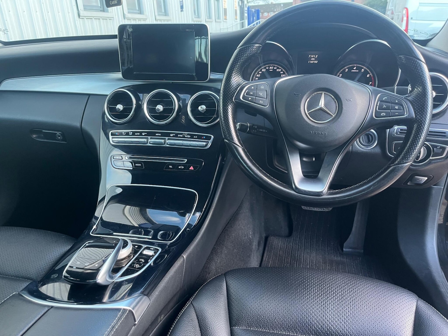 Used Mercedes-Benz C Class 2015 for sale - 77456422: Photo 78